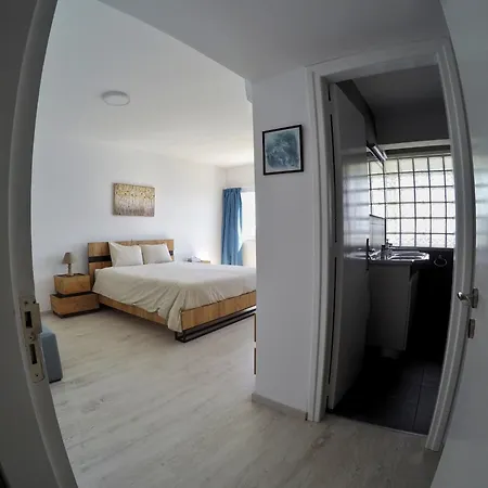 Stunning Top-Floor Beachfront Apartment Larnaca Exterior photo